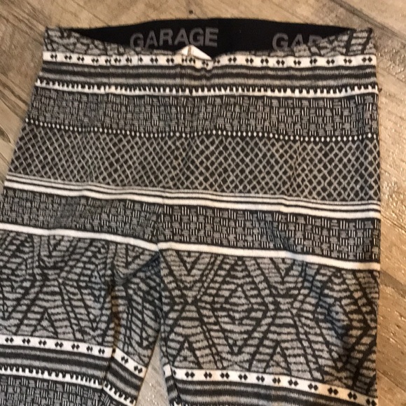 Women’s Garage Leggings - Picture 2 of 3